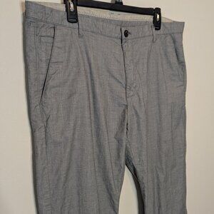 Calvin Klein Gray Flat Front Dress Pants Size 38x32 Straight Leg